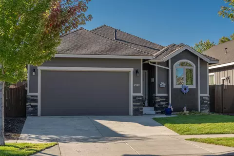 Exterior - 2949 NE Flagstone Ave, Bend, OR 97701 photo 6 of 6