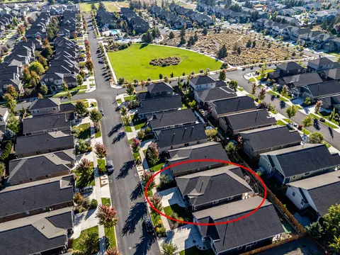 View/Area - 2949 NE Flagstone Ave, Bend, OR 97701 photo 2 of 5