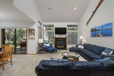 17712 Lake Aspen Ct #10, Sunriver, OR 97707