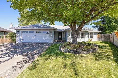2458 Sheffield Ct, Medford, OR 97504