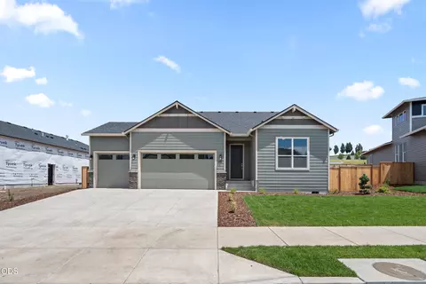1147 Pumpkin Ridge Dr #321, Eagle Point, OR 97524
