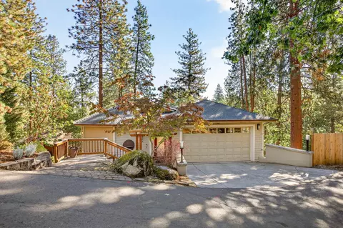 774 Lisa Ln, Ashland, OR 97520