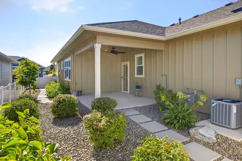 422 Castle Rock Dr, Central Point, OR 97502 photo 10