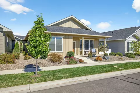 422 Castle Rock Dr, Central Point, OR 97502 photo 3