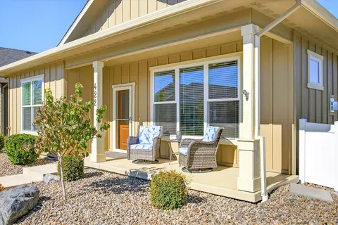 422 Castle Rock Dr, Central Point, OR 97502 photo 5