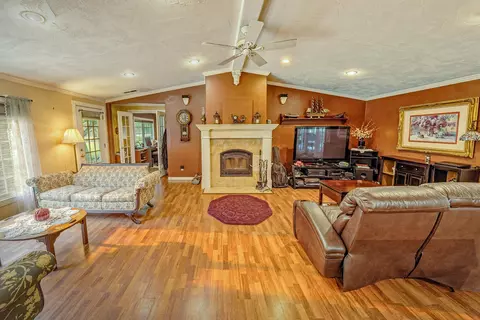 Living - 1121 Yeust Rd, Azalea, OR 97410 photo 1 of 1