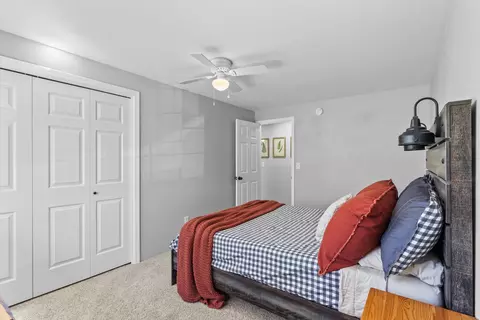 Bedroom - 23 Blue Heron Ct, Eagle Point, OR 97524 photo 2 of 6
