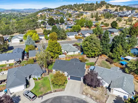 View/Area - 23 Blue Heron Ct, Eagle Point, OR 97524 photo 2 of 7