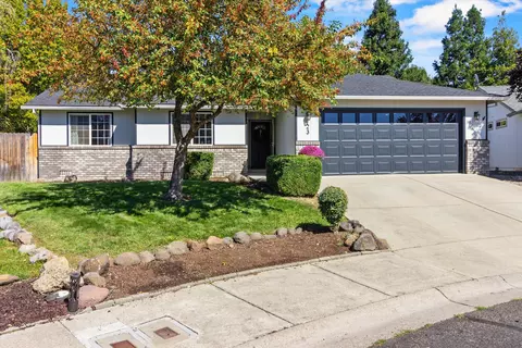 Exterior - 23 Blue Heron Ct, Eagle Point, OR 97524 photo 2 of 9