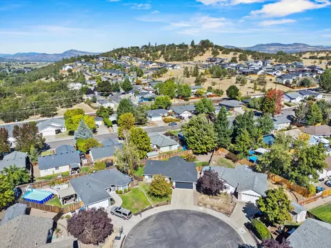 View/Area - 23 Blue Heron Ct, Eagle Point, OR 97524 photo 6 of 7