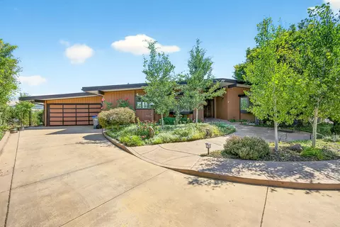 738 Fairway Ct, Ashland, OR 97520