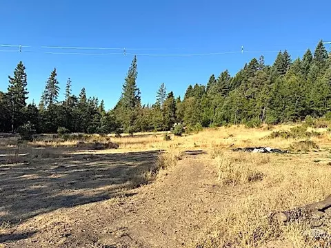 5110 Tunnel Loop Rd, Grants Pass, OR 97526