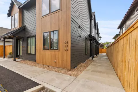 129 NW Broadway St, Bend, OR 97703