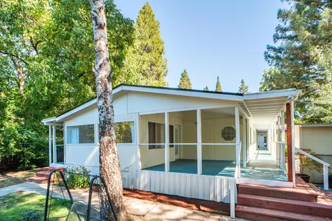 405 Magerle Ln, Rogue River, OR 97537