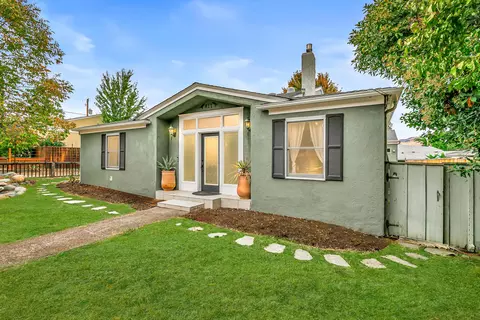 811 Iowa St, Ashland, OR 97520