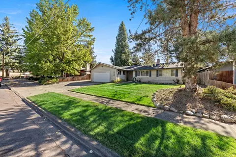 1744 Concord Way, Medford, OR 97504