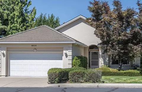 604 Summerwood Dr, Medford, OR 97504