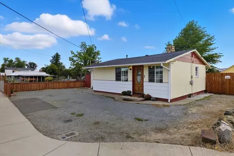 233 Lozier Ln, Medford, OR 97501