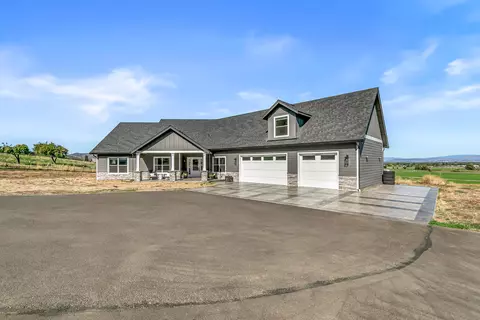 4228 Old Stage Rd, Central Point, OR 97502 photo 3