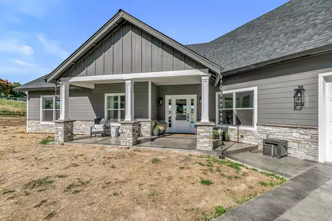 4228 Old Stage Rd, Central Point, OR 97502 photo 4