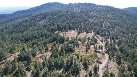 10600 King Mountain Rd, Rogue River, OR 97537