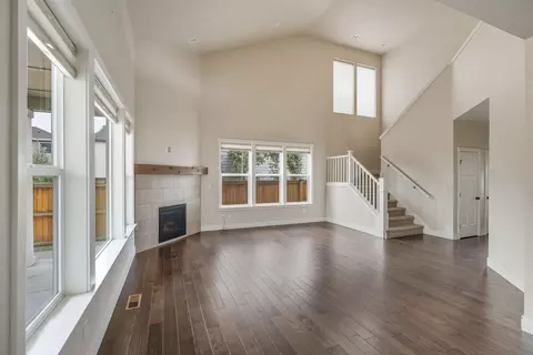 Living - 20488 SE Byron Ave, Bend, OR 97702 photo 4 of 7