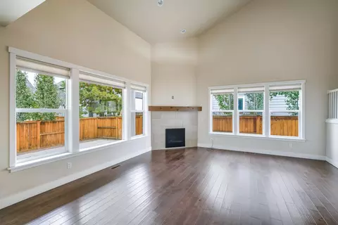 Living - 20488 SE Byron Ave, Bend, OR 97702 photo 5 of 7