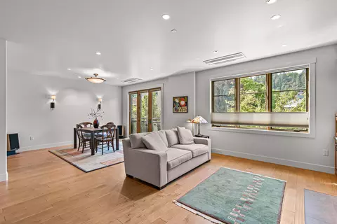 175 Lithia Way #200, Ashland, OR 97520