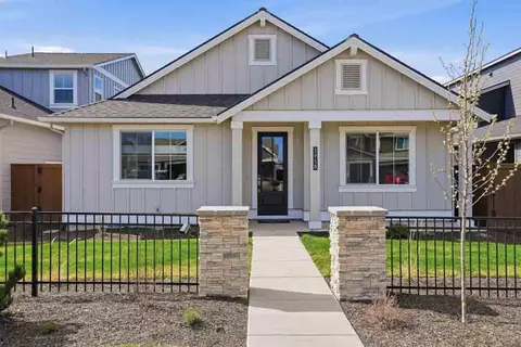 3958 NE Oakside Loop, Bend, OR 97701