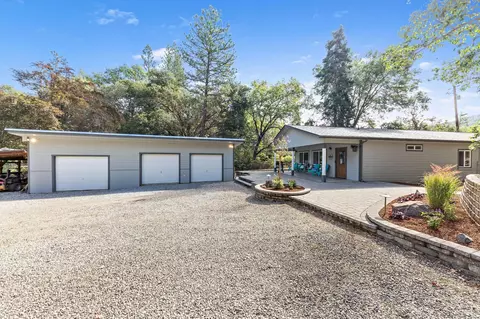 5168 Glen Echo Way, Central Point, OR 97502