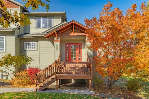 855 Golden Pheasant Dr, Redmond, OR 97756