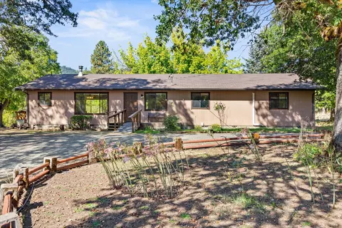 5442 Hugo Rd, Grants Pass, OR 97526