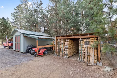 Exterior - 59895 Cheyenne Rd, Bend, OR 97702 photo 10 of 12