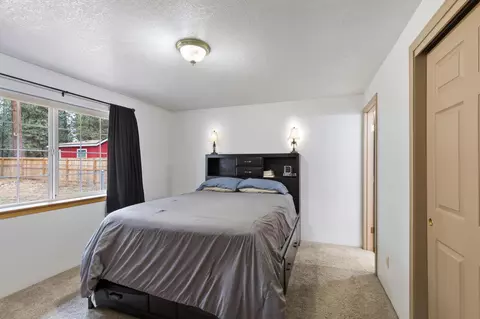 Bedroom - 59895 Cheyenne Rd, Bend, OR 97702 photo 4 of 5