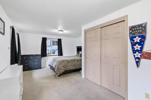 Bedroom - 59895 Cheyenne Rd, Bend, OR 97702 photo 2 of 5