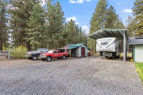 Exterior - 59895 Cheyenne Rd, Bend, OR 97702 photo 9 of 12