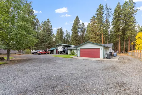 Exterior - 59895 Cheyenne Rd, Bend, OR 97702 photo 8 of 12