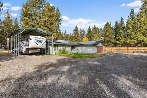 Exterior - 59895 Cheyenne Rd, Bend, OR 97702 photo 11 of 12