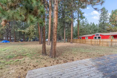 Exterior - 59895 Cheyenne Rd, Bend, OR 97702 photo 4 of 12