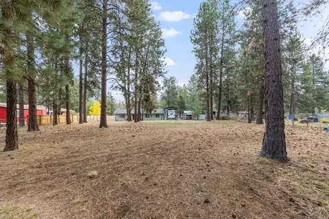 Exterior - 59895 Cheyenne Rd, Bend, OR 97702 photo 5 of 12