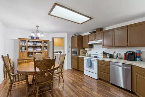 Kitchen - 59895 Cheyenne Rd, Bend, OR 97702 photo 1 of 3
