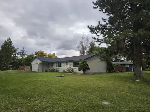 5200 Bartlett Ave, Klamath Falls, OR 97603