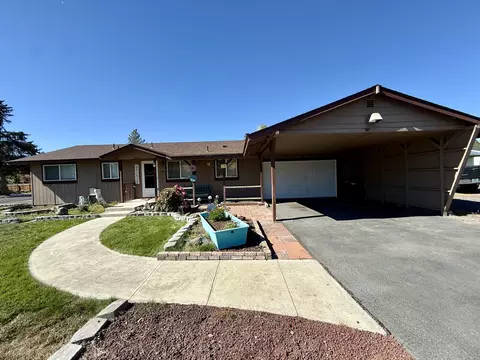 1042 Merryman Dr, Klamath Falls, OR 97603