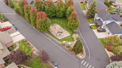View/Area - 61160 Hilmer Creek Dr, Bend, OR 97702 photo 17 of 17