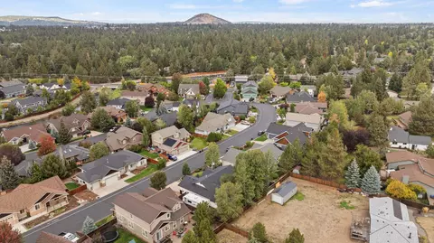 View/Area - 61160 Hilmer Creek Dr, Bend, OR 97702 photo 8 of 17