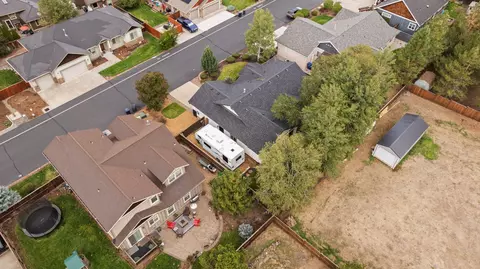 View/Area - 61160 Hilmer Creek Dr, Bend, OR 97702 photo 9 of 17