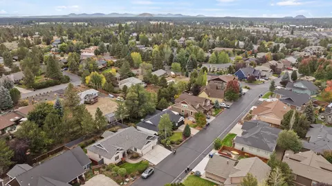 View/Area - 61160 Hilmer Creek Dr, Bend, OR 97702 photo 5 of 17