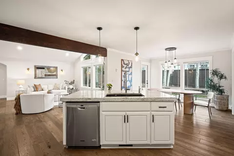 Kitchen - 61160 Hilmer Creek Dr, Bend, OR 97702 photo 5 of 5