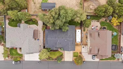 View/Area - 61160 Hilmer Creek Dr, Bend, OR 97702 photo 10 of 17