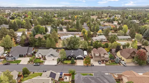 View/Area - 61160 Hilmer Creek Dr, Bend, OR 97702 photo 3 of 17